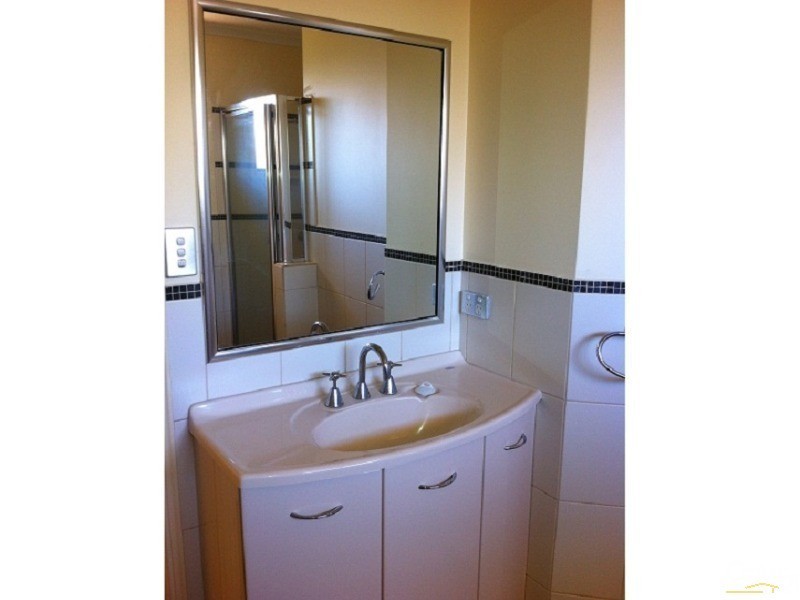 1/262  West Street, Kearneys Spring QLD 4350