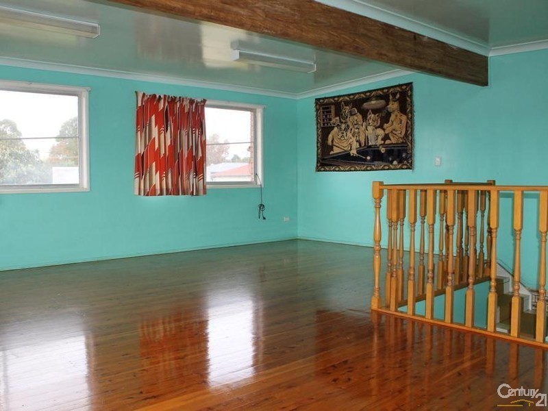 52 Wallace Street, Newtown QLD 4350