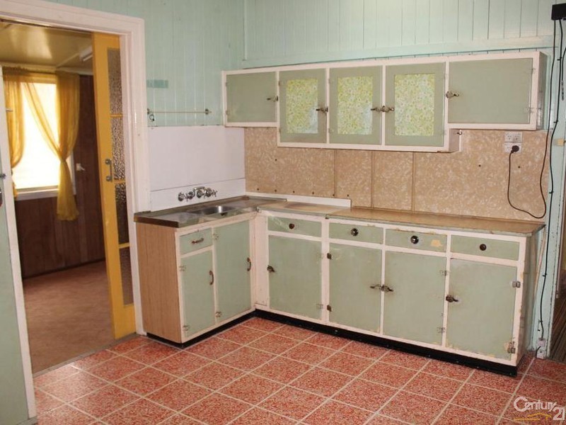 52 Wallace Street, Newtown QLD 4350