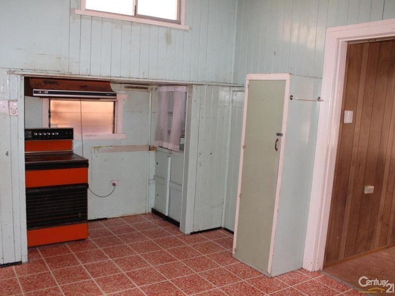 52 Wallace Street, Newtown QLD 4350