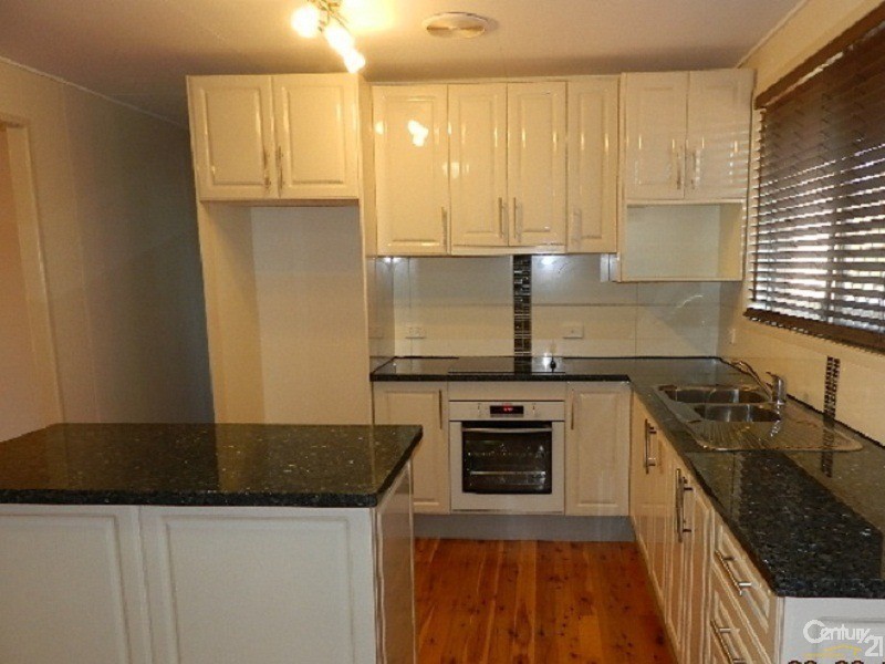 1 Farr Street, Kearneys Spring QLD 4350