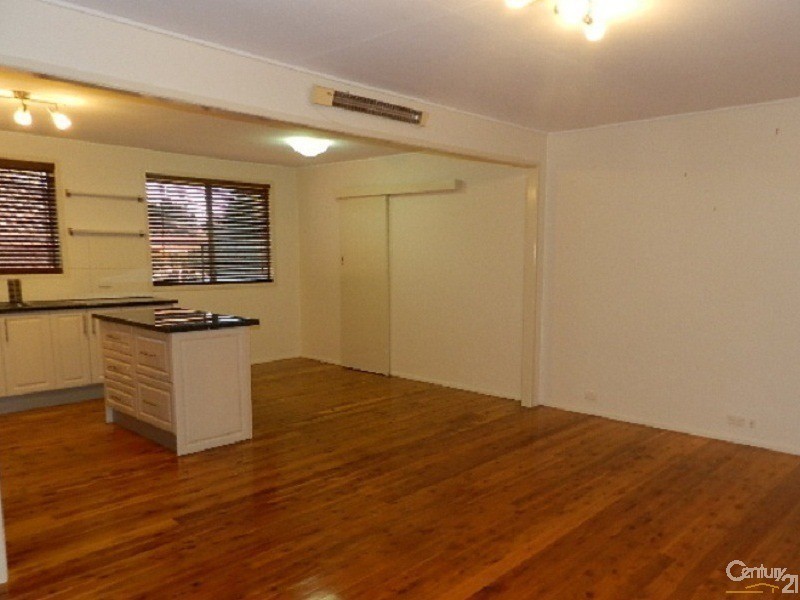 1 Farr Street, Kearneys Spring QLD 4350