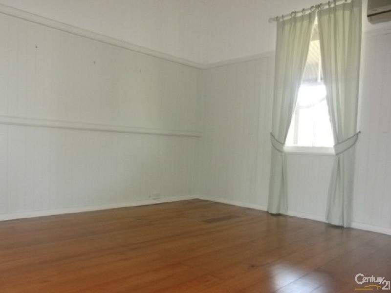 62 Holberton Street, Rockville QLD 4350