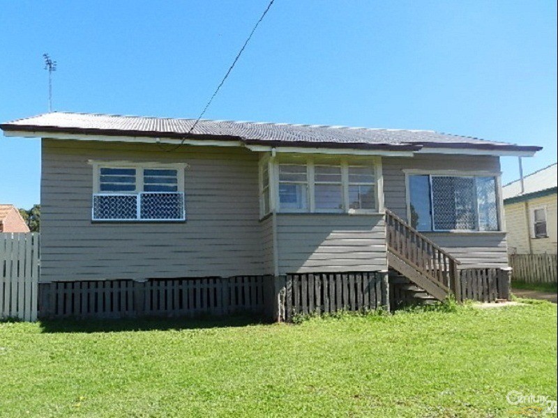 17  Ford Street, Rockville QLD 4350