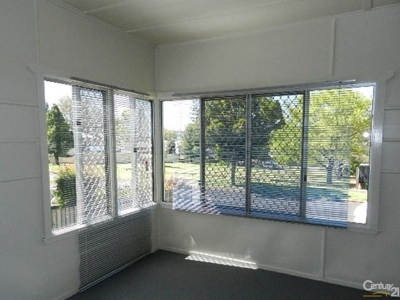 17  Ford Street, Rockville QLD 4350