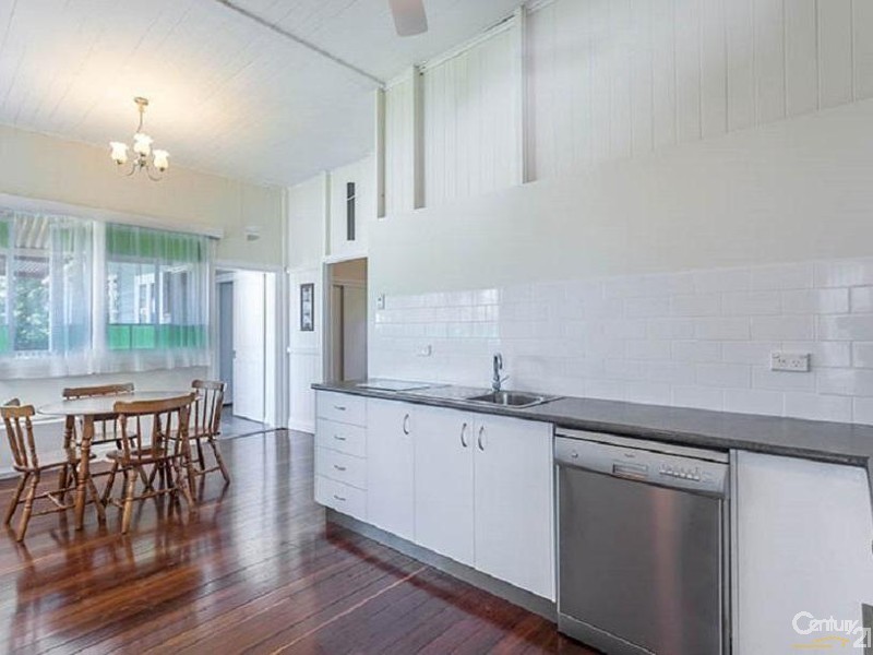 165 West Street, Newtown QLD 4350