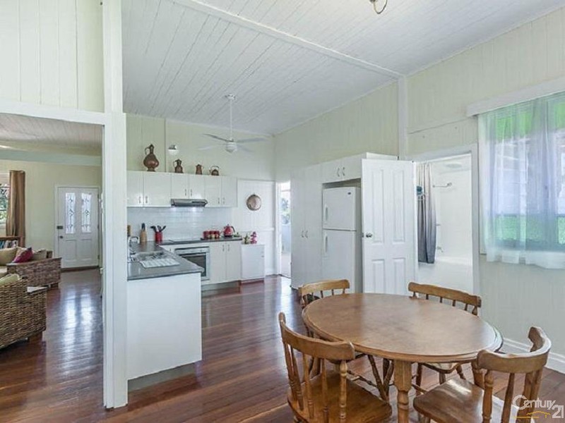 165 West Street, Newtown QLD 4350