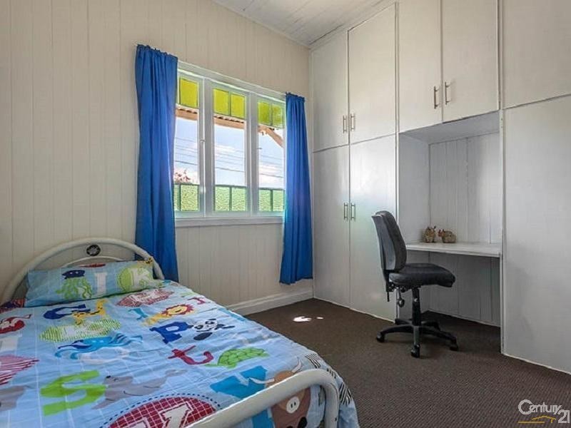 165 West Street, Newtown QLD 4350