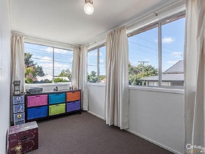165 West Street, Newtown QLD 4350
