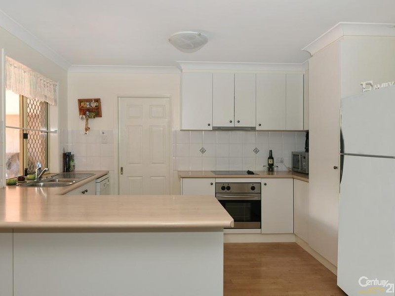 6 Biscay Crescent, Glenvale QLD 4350