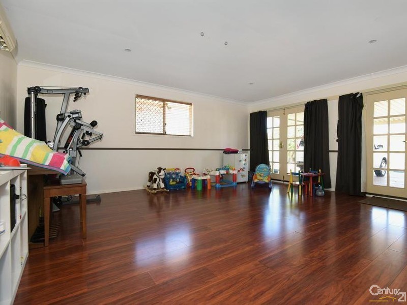 6 Biscay Crescent, Glenvale QLD 4350