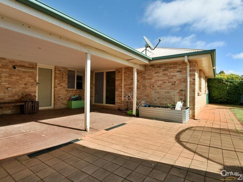 6 Biscay Crescent, Glenvale QLD 4350