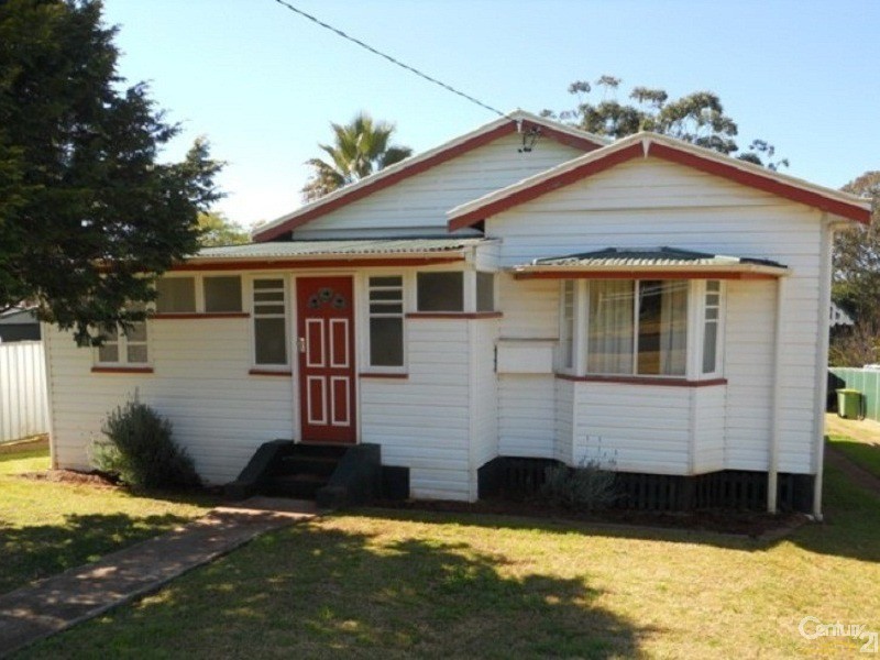 16 Helen Street, Newtown QLD 4350