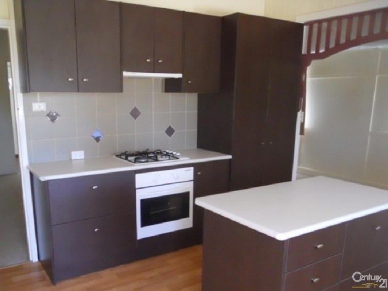 16 Helen Street, Newtown QLD 4350