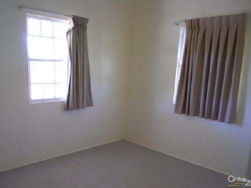 16 Helen Street, Newtown QLD 4350