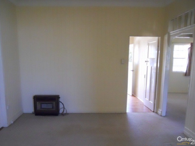 16 Helen Street, Newtown QLD 4350