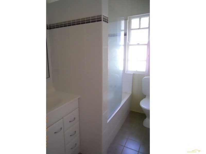 16 Helen Street, Newtown QLD 4350