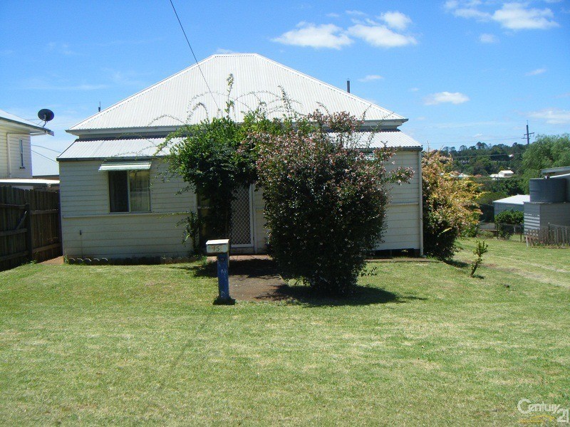 15 Seaton Street, South Toowoomba QLD 4350