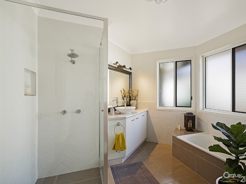 6 Hoad Court, Rangeville QLD 4350