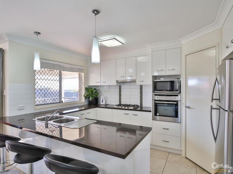 4 Fallon Drive, Middle Ridge QLD 4350