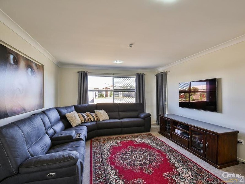 4 Fallon Drive, Middle Ridge QLD 4350