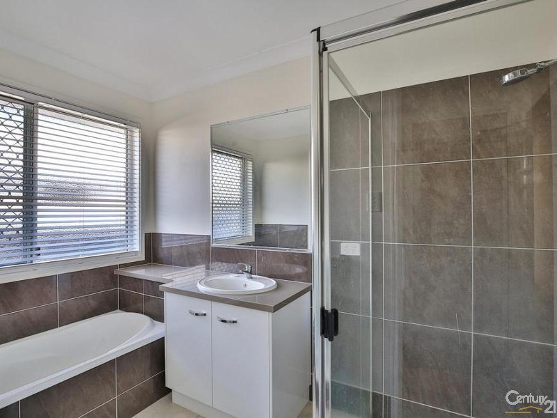 4 Fallon Drive, Middle Ridge QLD 4350