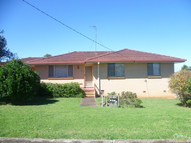 70  Knockator Crescent, Centenary Heights QLD 4350