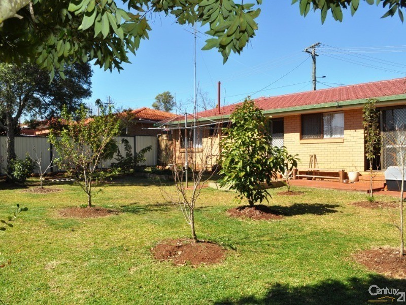 33 Hibiscus Drive, Centenary Heights QLD 4350