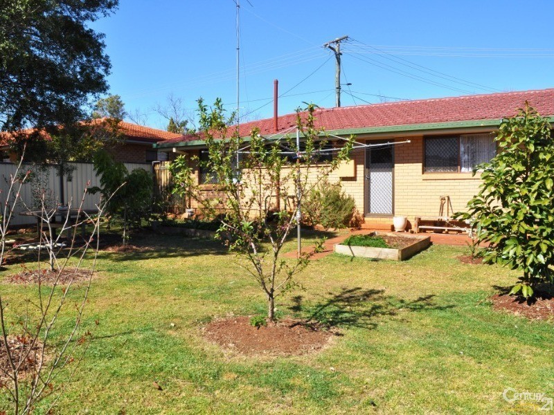 33 Hibiscus Drive, Centenary Heights QLD 4350