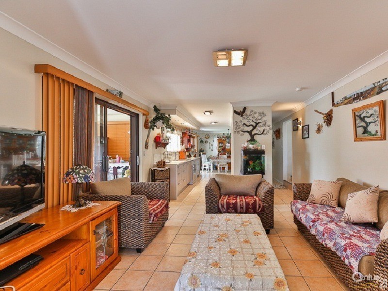 33 Aster Street, Centenary Heights QLD 4350