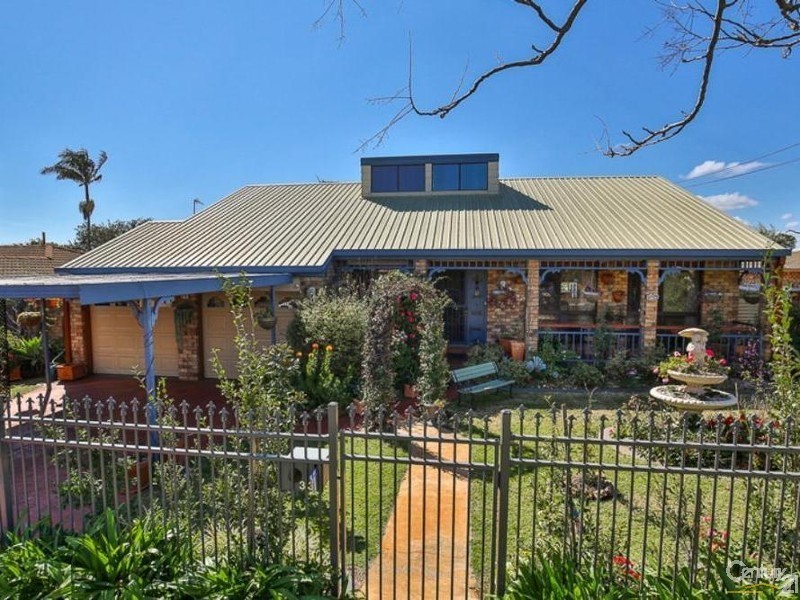 33 Aster Street, Centenary Heights QLD 4350
