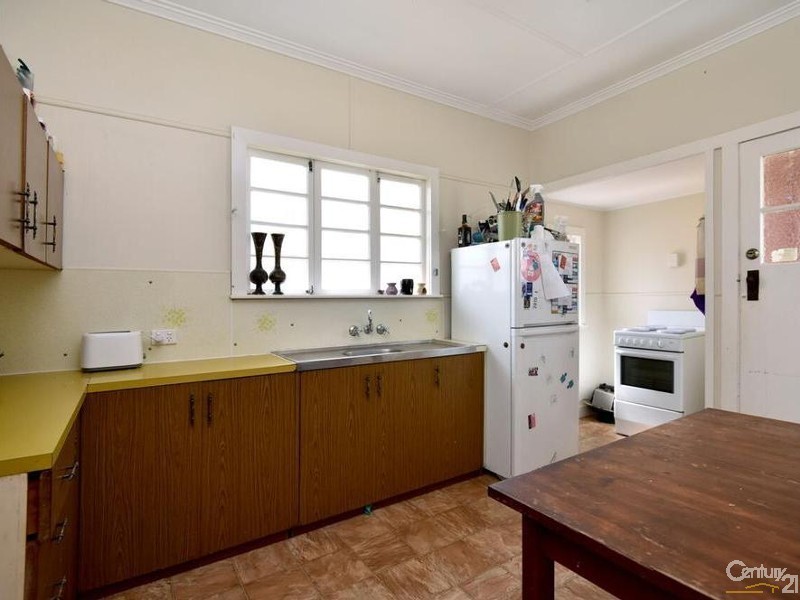 8A Bothwell Street, Newtown QLD 4350