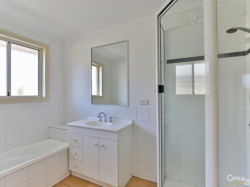 13 Uniplaza Court, Kearneys Spring QLD 4350