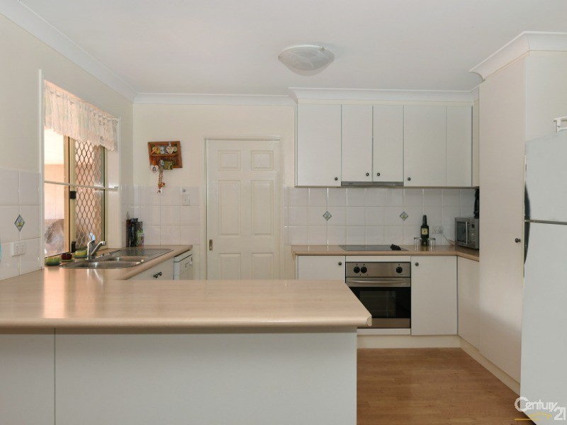 6 Biscay Crescent, Glenvale QLD 4350