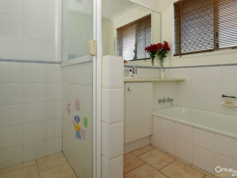 6 Biscay Crescent, Glenvale QLD 4350