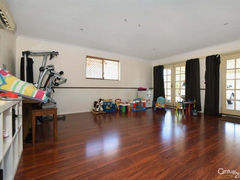 6 Biscay Crescent, Glenvale QLD 4350