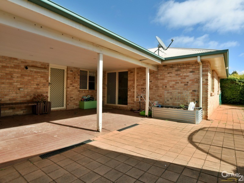 6 Biscay Crescent, Glenvale QLD 4350