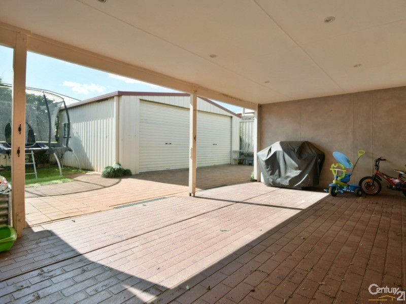6 Biscay Crescent, Glenvale QLD 4350