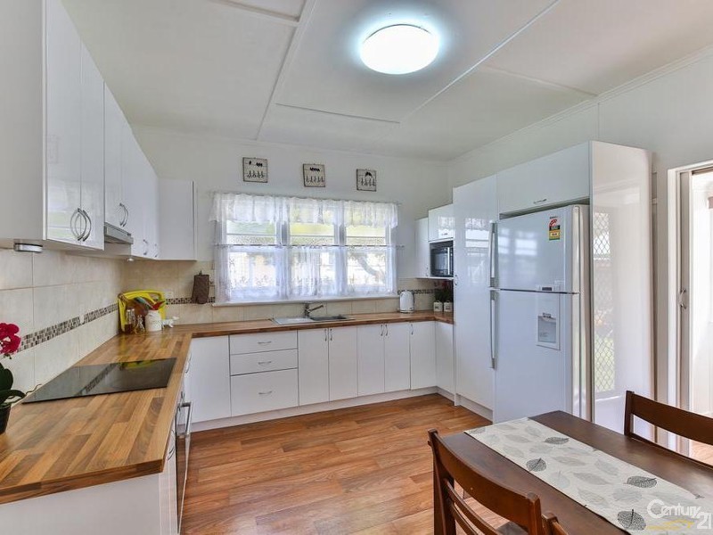 17 Albert Lane, Newtown QLD 4350