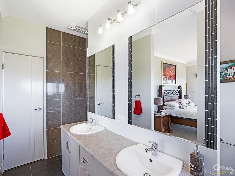 17 Mountview Court, Highfields QLD 4352