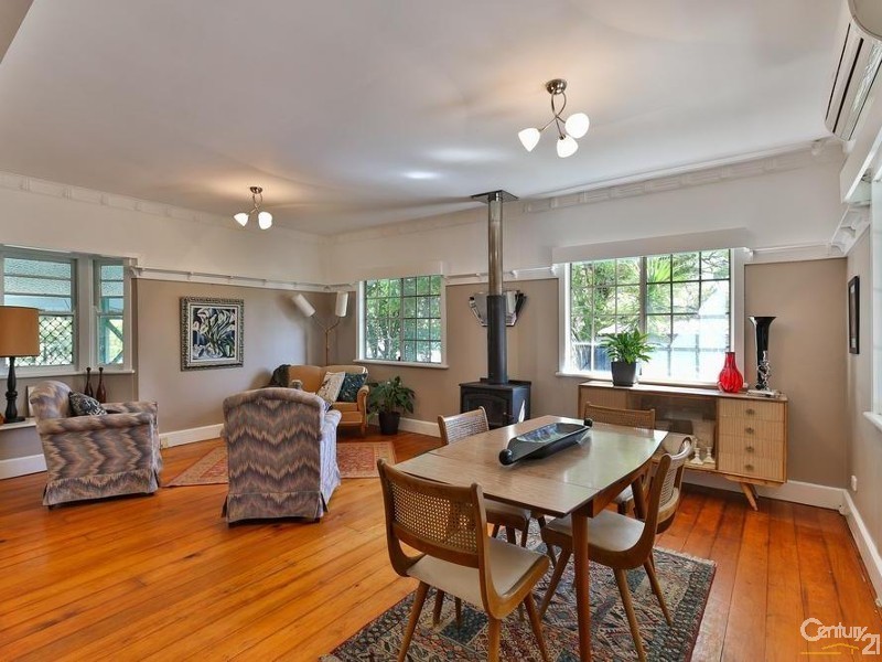 6 West Street, North Toowoomba QLD 4350