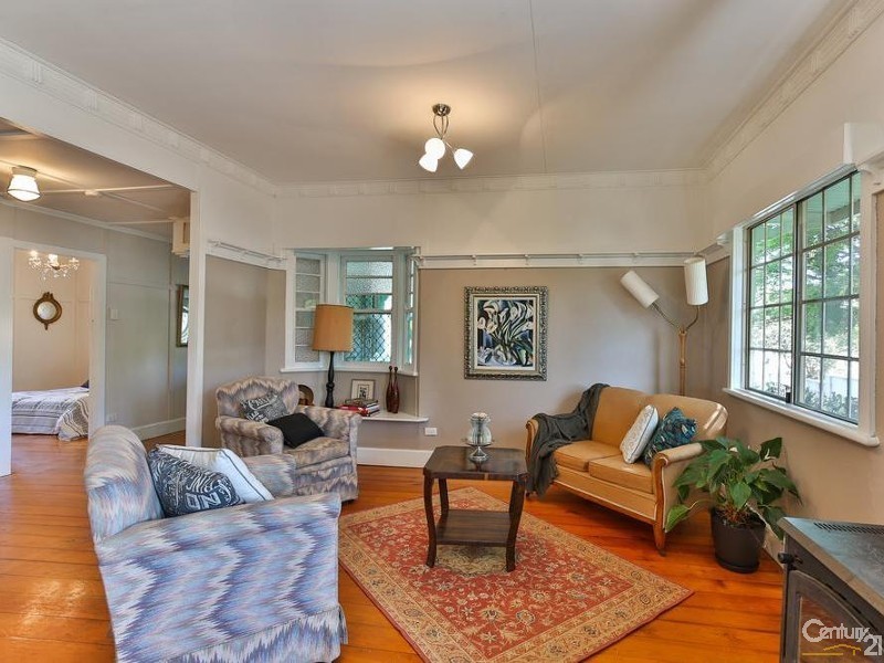 6 West Street, North Toowoomba QLD 4350