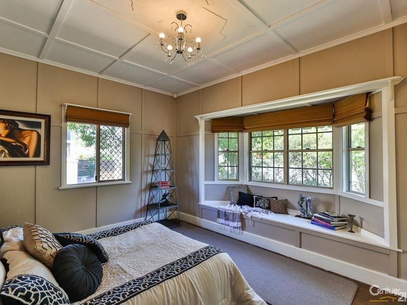 6 West Street, North Toowoomba QLD 4350