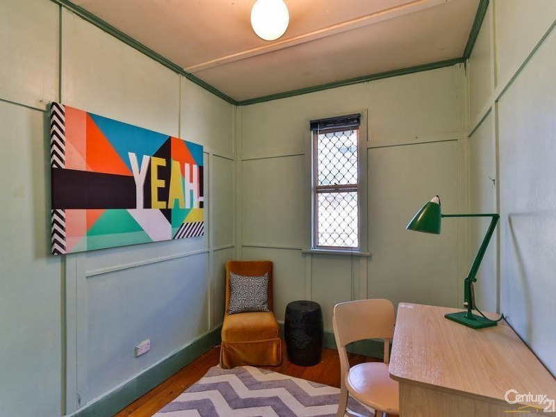 6 West Street, North Toowoomba QLD 4350