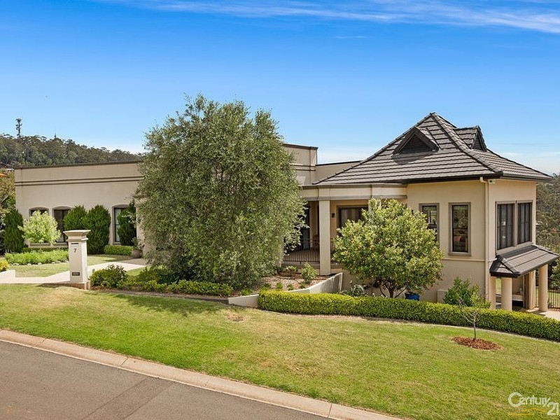 7 Sherwood Street, Mount Lofty QLD 4350