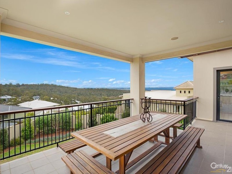 7 Sherwood Street, Mount Lofty QLD 4350