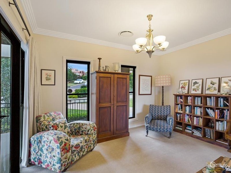 7 Sherwood Street, Mount Lofty QLD 4350