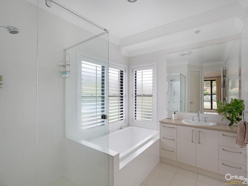 7 Sherwood Street, Mount Lofty QLD 4350