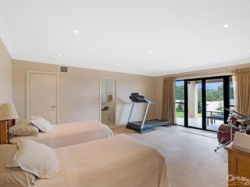 7 Sherwood Street, Mount Lofty QLD 4350