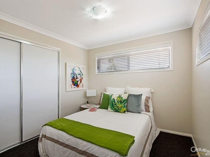 338 Hume Street, Centenary Heights QLD 4350
